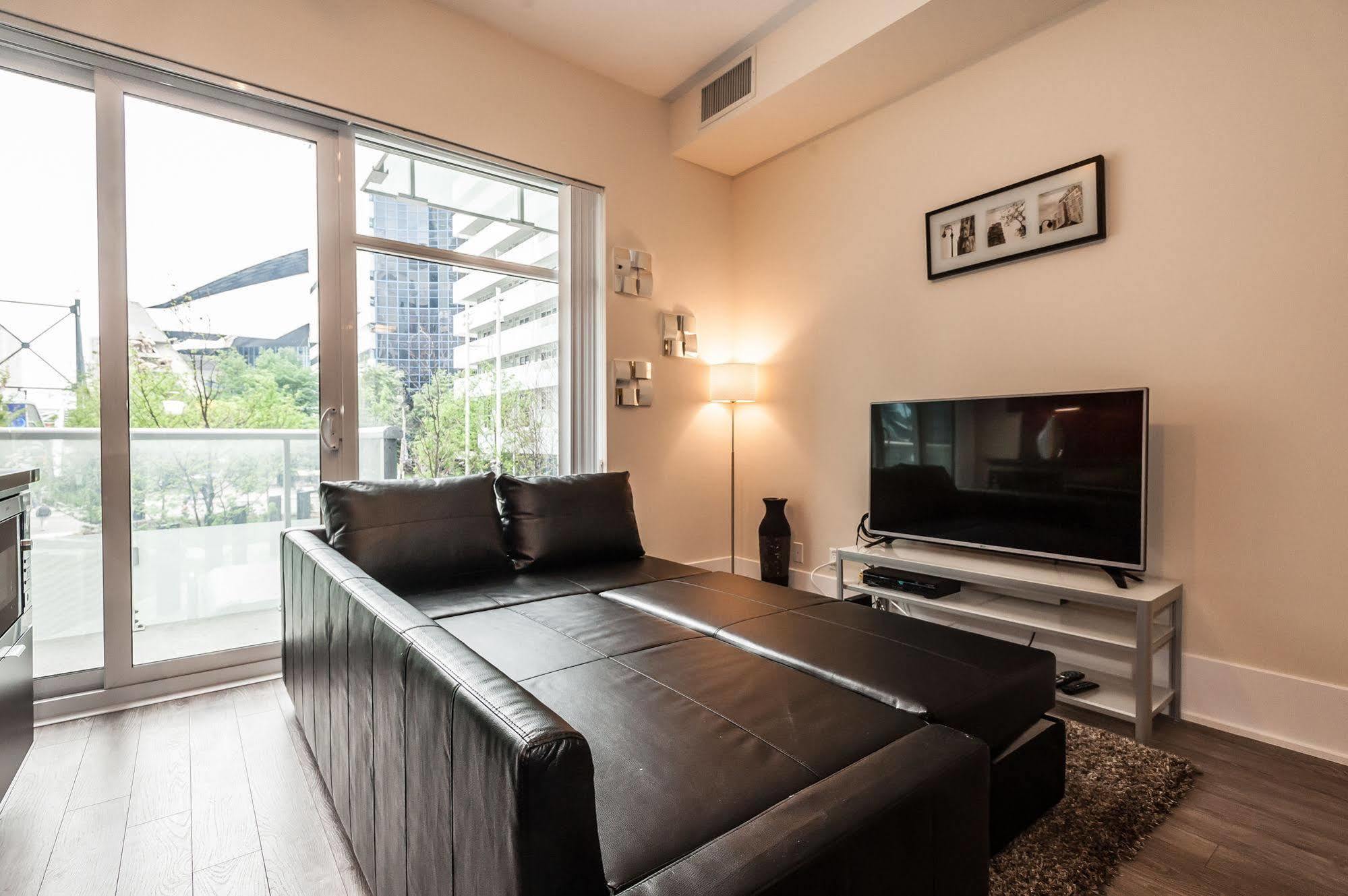Life Suites Loft - Cn Tower Торонто Екстериор снимка