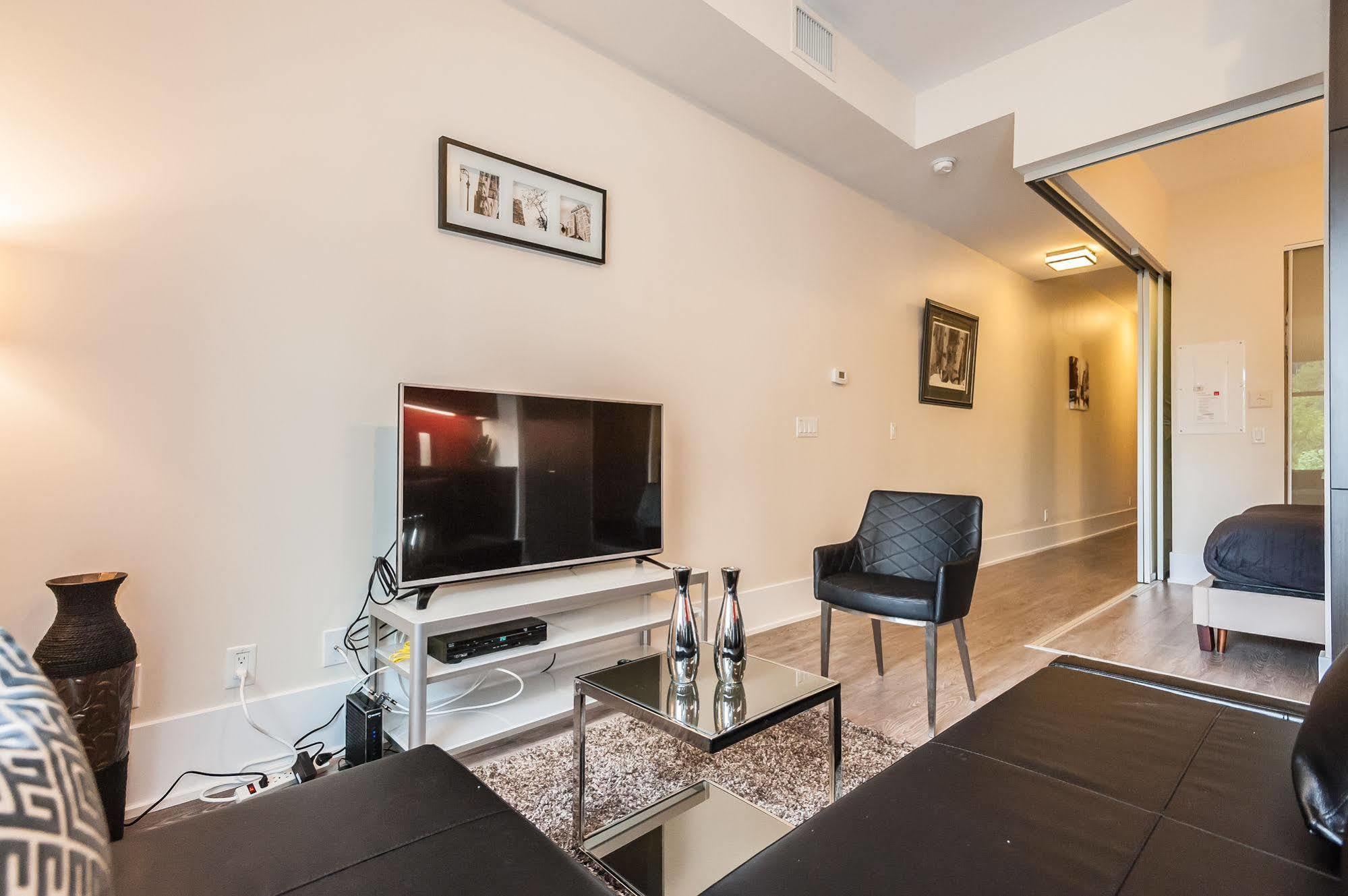 Life Suites Loft - Cn Tower Торонто Екстериор снимка