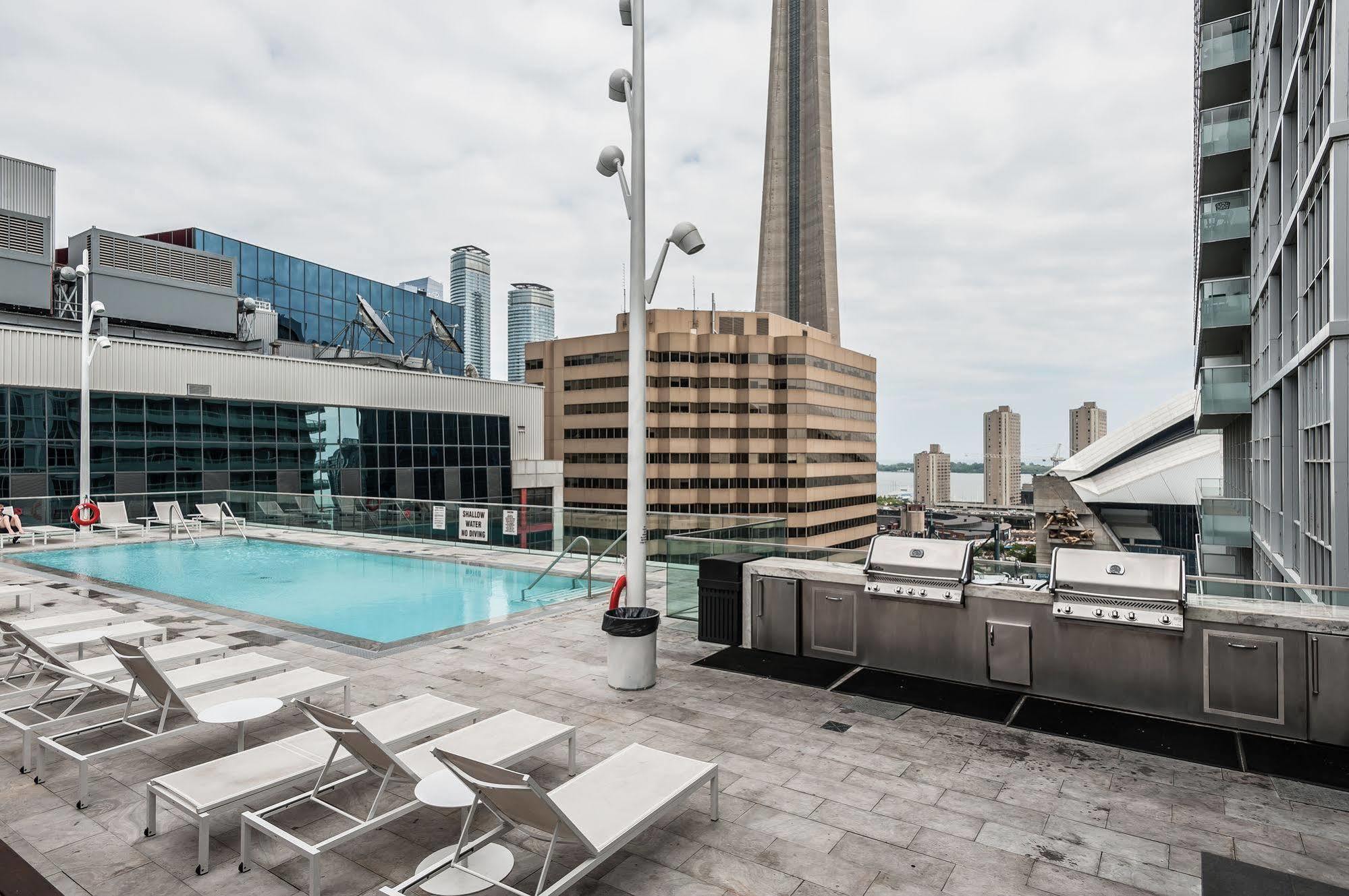 Life Suites Loft - Cn Tower Торонто Екстериор снимка